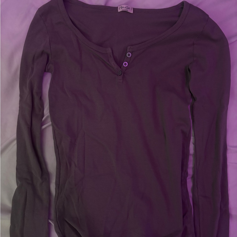 Brandy Melville long sleeve shirt